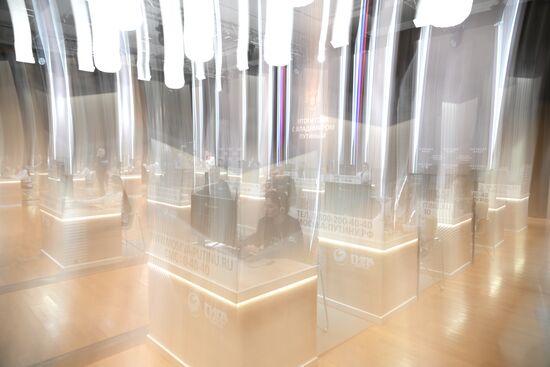 Работа колл-центра прямой линии с президентом РФ Владимиром Путиным