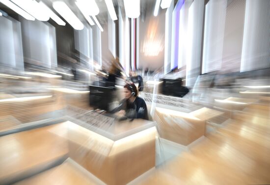 Работа колл-центра прямой линии с президентом РФ Владимиром Путиным