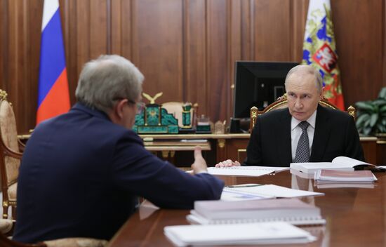 Президент Владимир Путин встретился с главой РАН Геннадием Красниковым