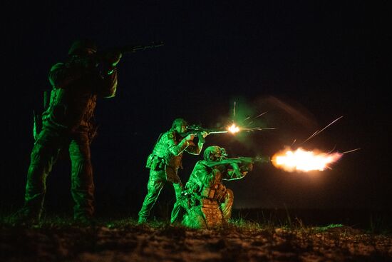 Боевое слаживание военнослужащих спецназа "Ахмат"