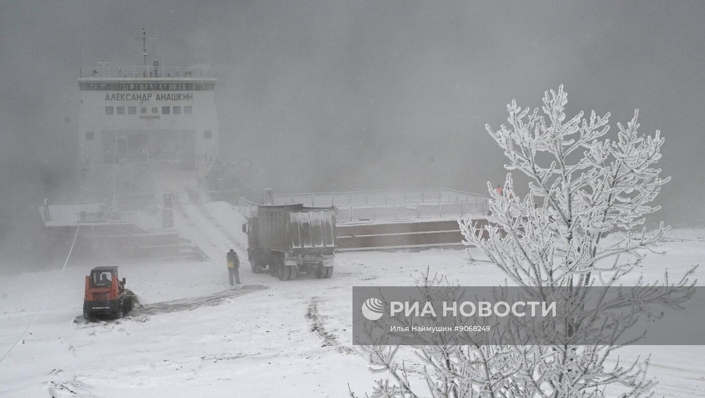 Работа переправ через Енисей