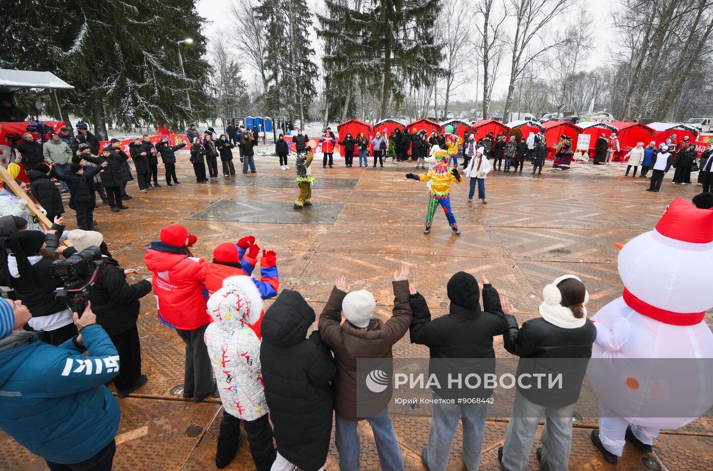 Отправка главной новогодней елки страны в Кремль