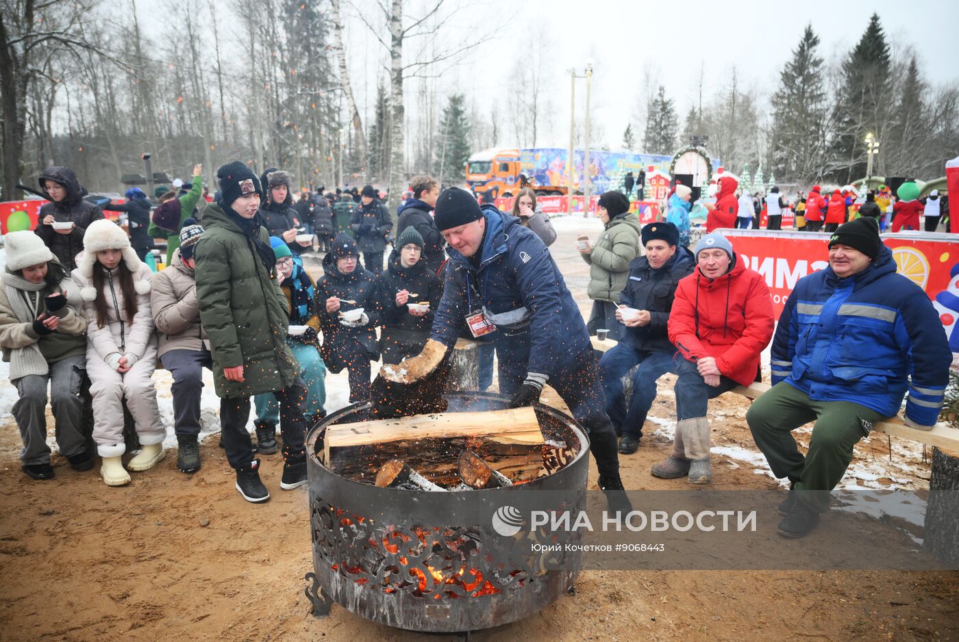 Отправка главной новогодней елки страны в Кремль