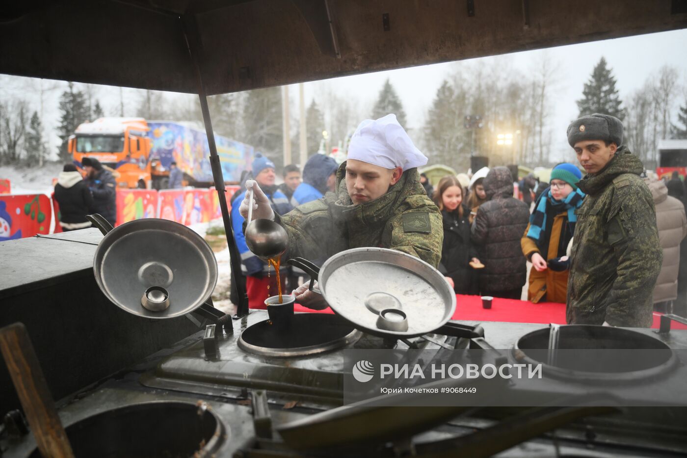 Отправка главной новогодней елки страны в Кремль