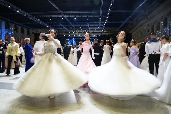 Кремлевский благотворительный кадетский бал