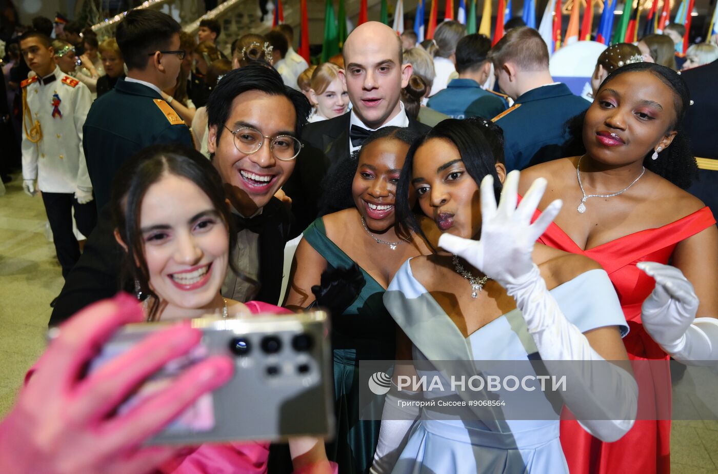 Кремлевский благотворительный кадетский бал