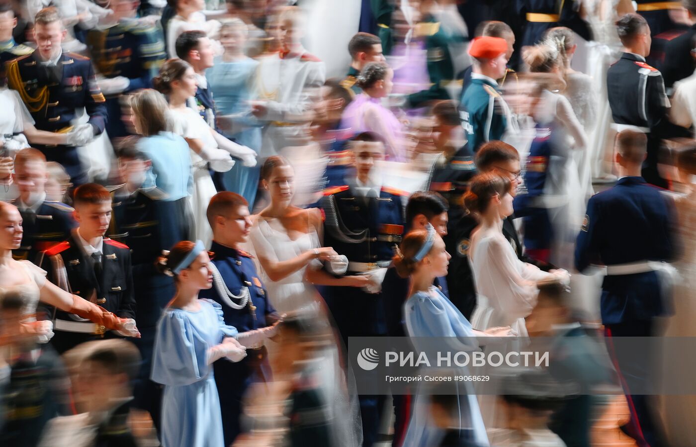 Кремлевский благотворительный кадетский бал