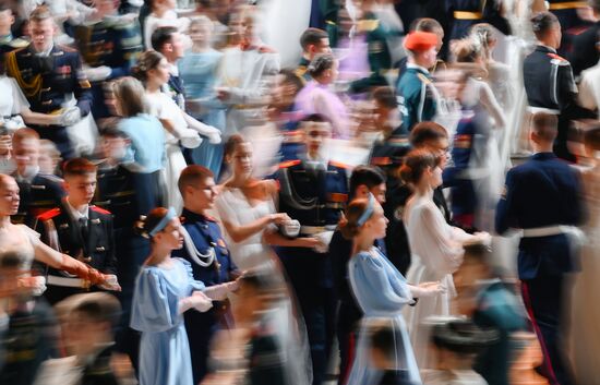 Кремлевский благотворительный кадетский бал