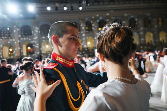 Кремлевский благотворительный кадетский бал