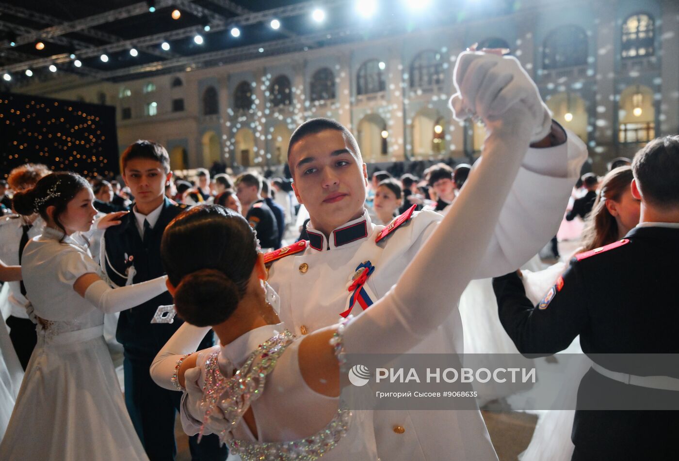 Кремлевский благотворительный кадетский бал