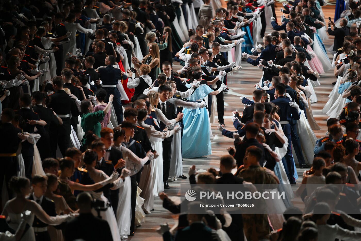 Кремлевский благотворительный кадетский бал