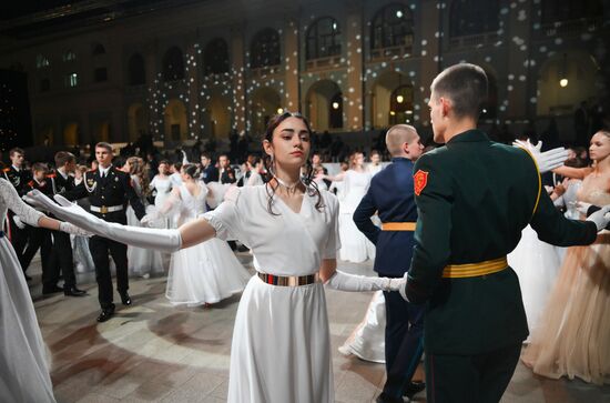 Кремлевский благотворительный кадетский бал