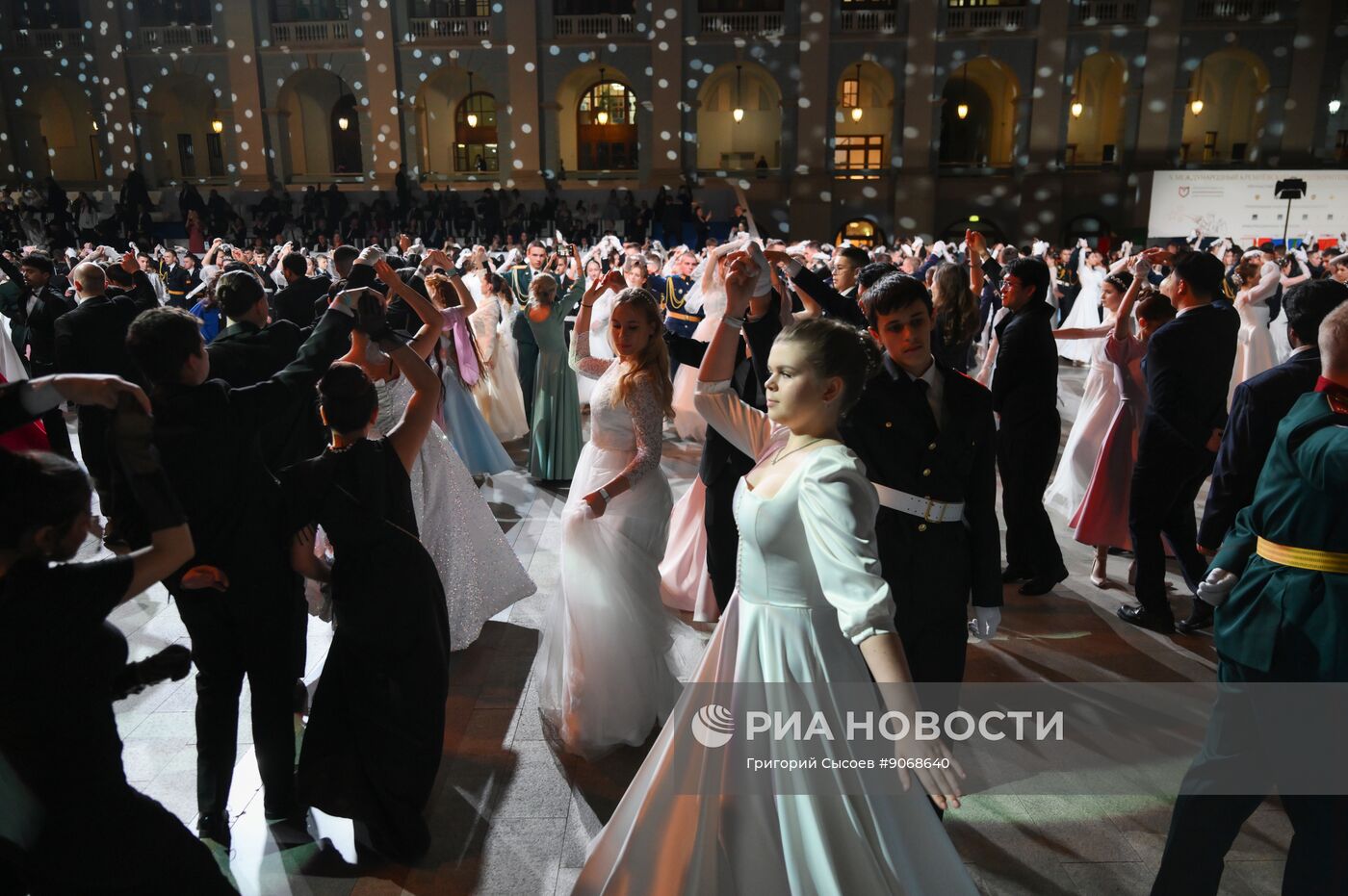 Кремлевский благотворительный кадетский бал