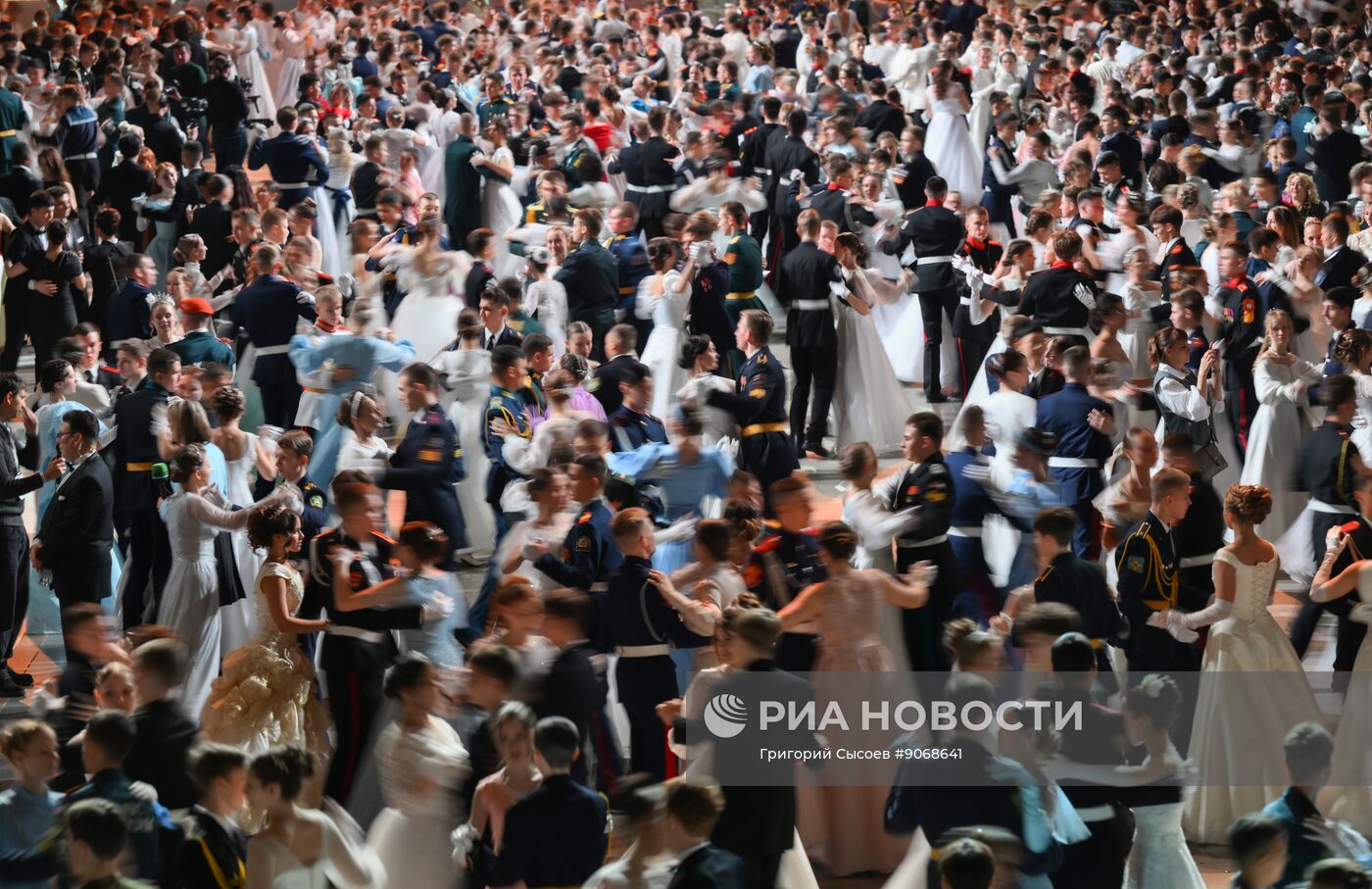 Кремлевский благотворительный кадетский бал