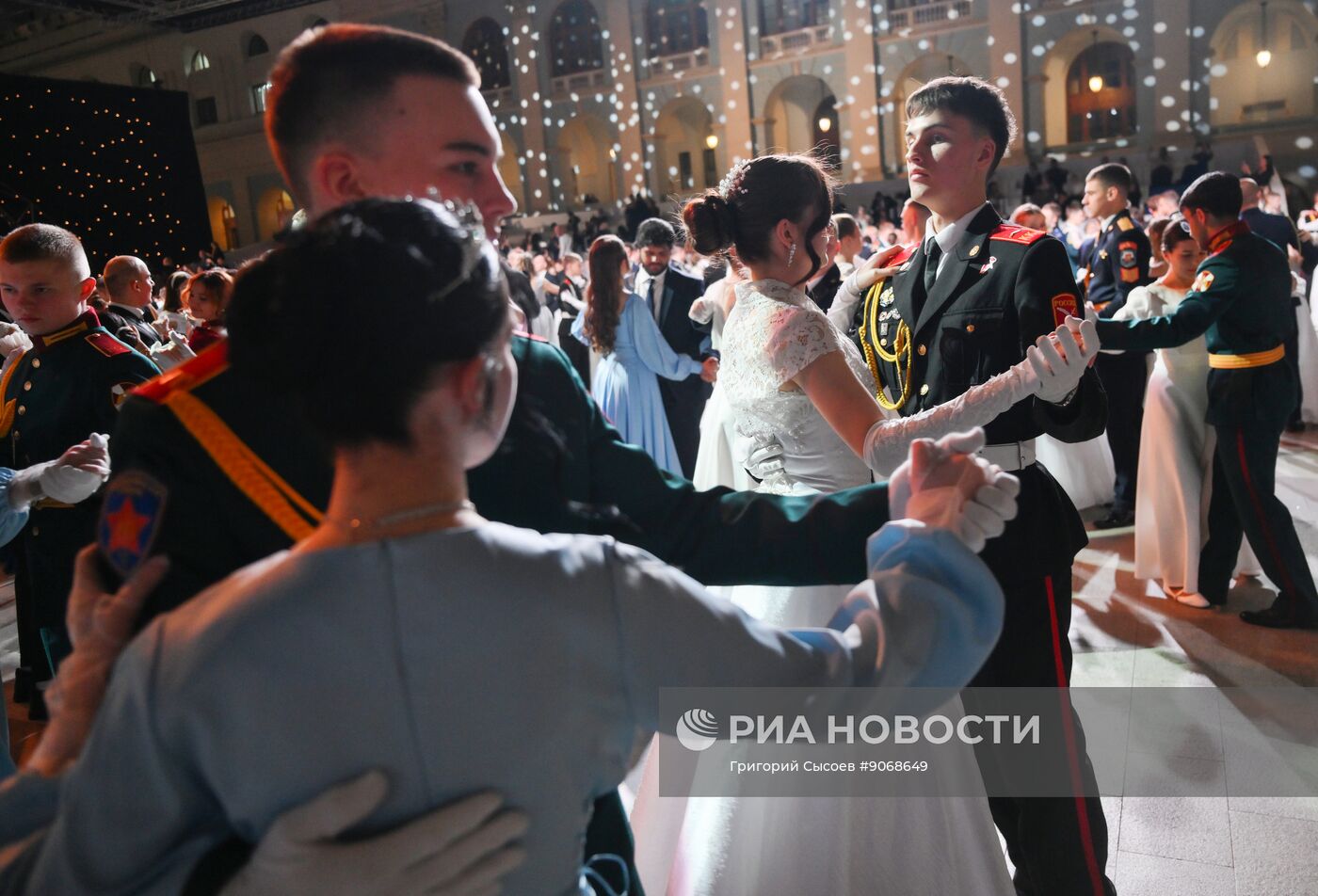 Кремлевский благотворительный кадетский бал