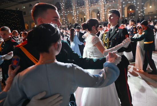 Кремлевский благотворительный кадетский бал