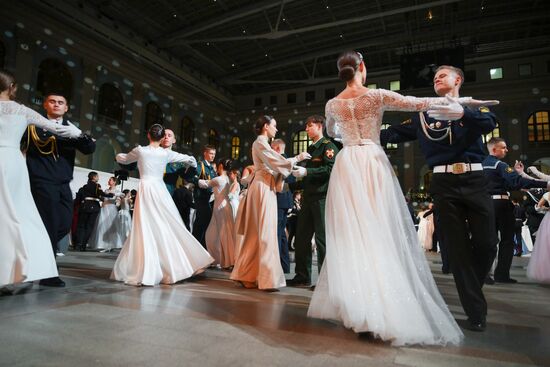 Кремлевский благотворительный кадетский бал