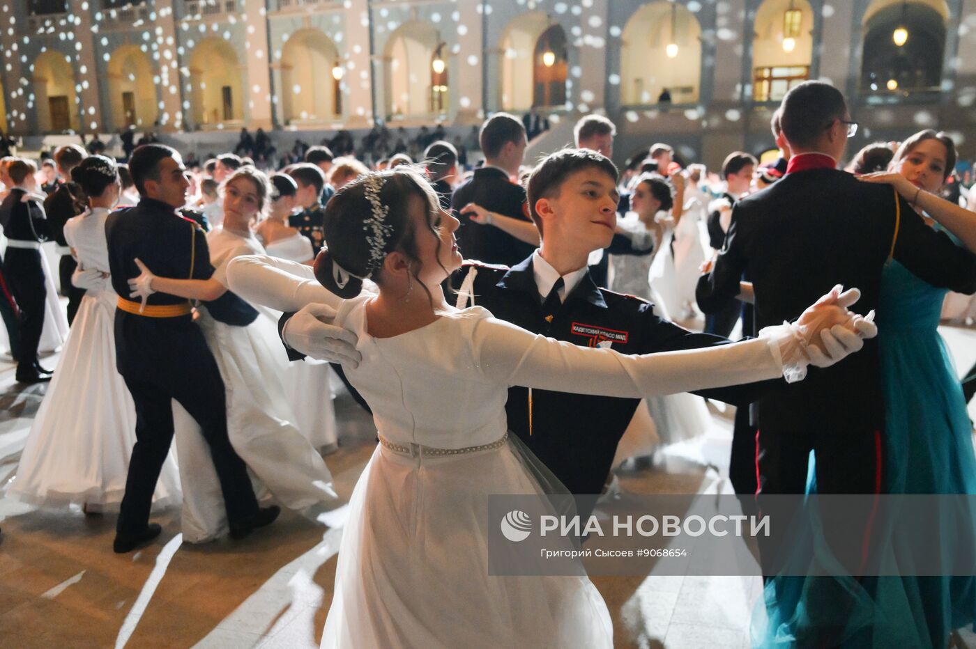 Кремлевский благотворительный кадетский бал