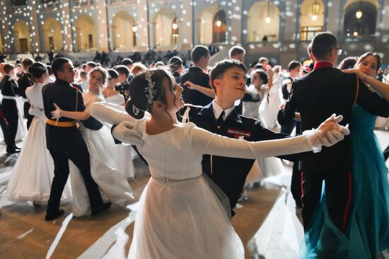 Кремлевский благотворительный кадетский бал