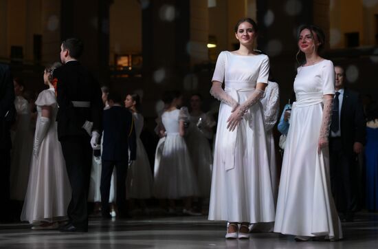 Кремлевский благотворительный кадетский бал