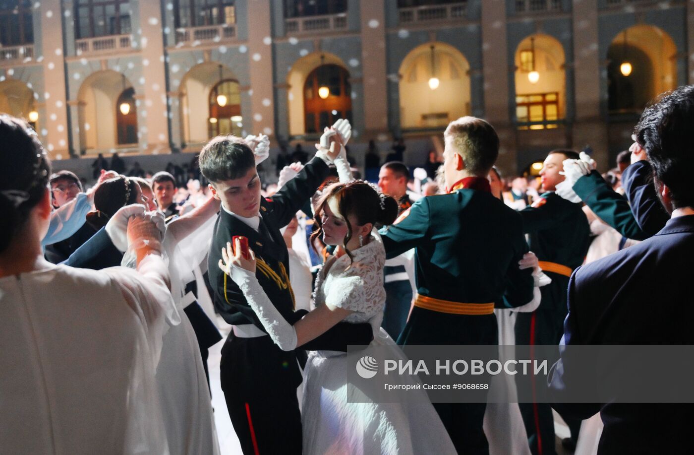 Кремлевский благотворительный кадетский бал