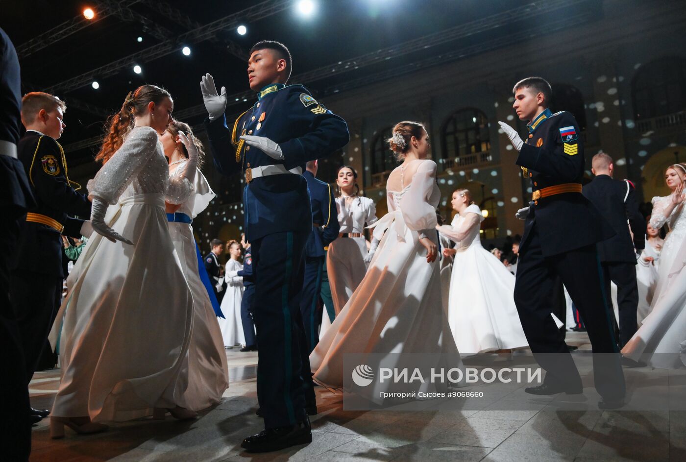 Кремлевский благотворительный кадетский бал