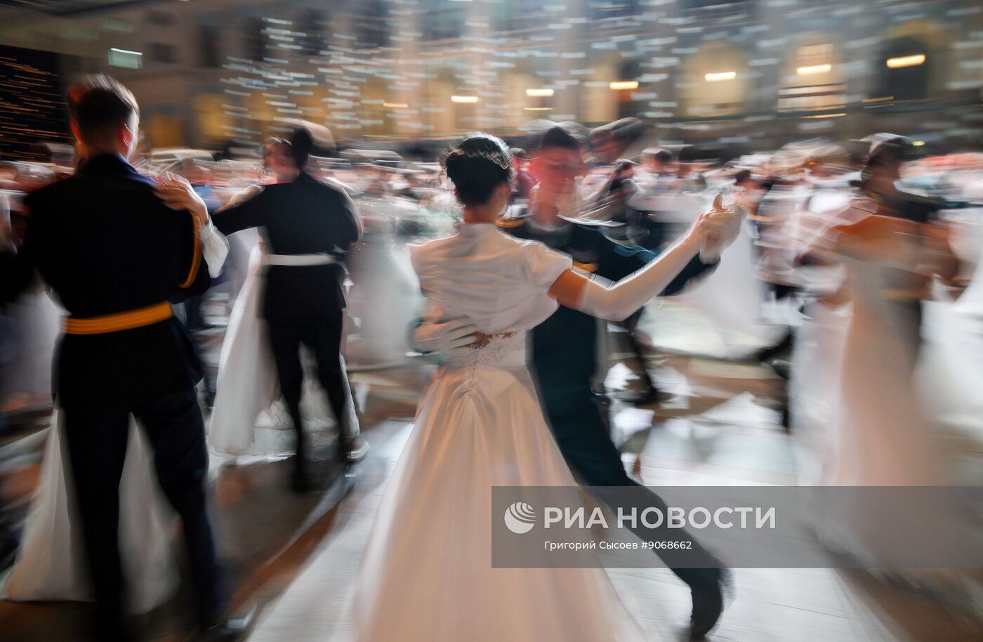 Кремлевский благотворительный кадетский бал