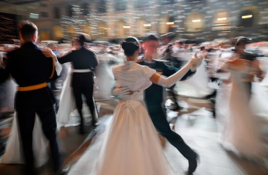 Кремлевский благотворительный кадетский бал