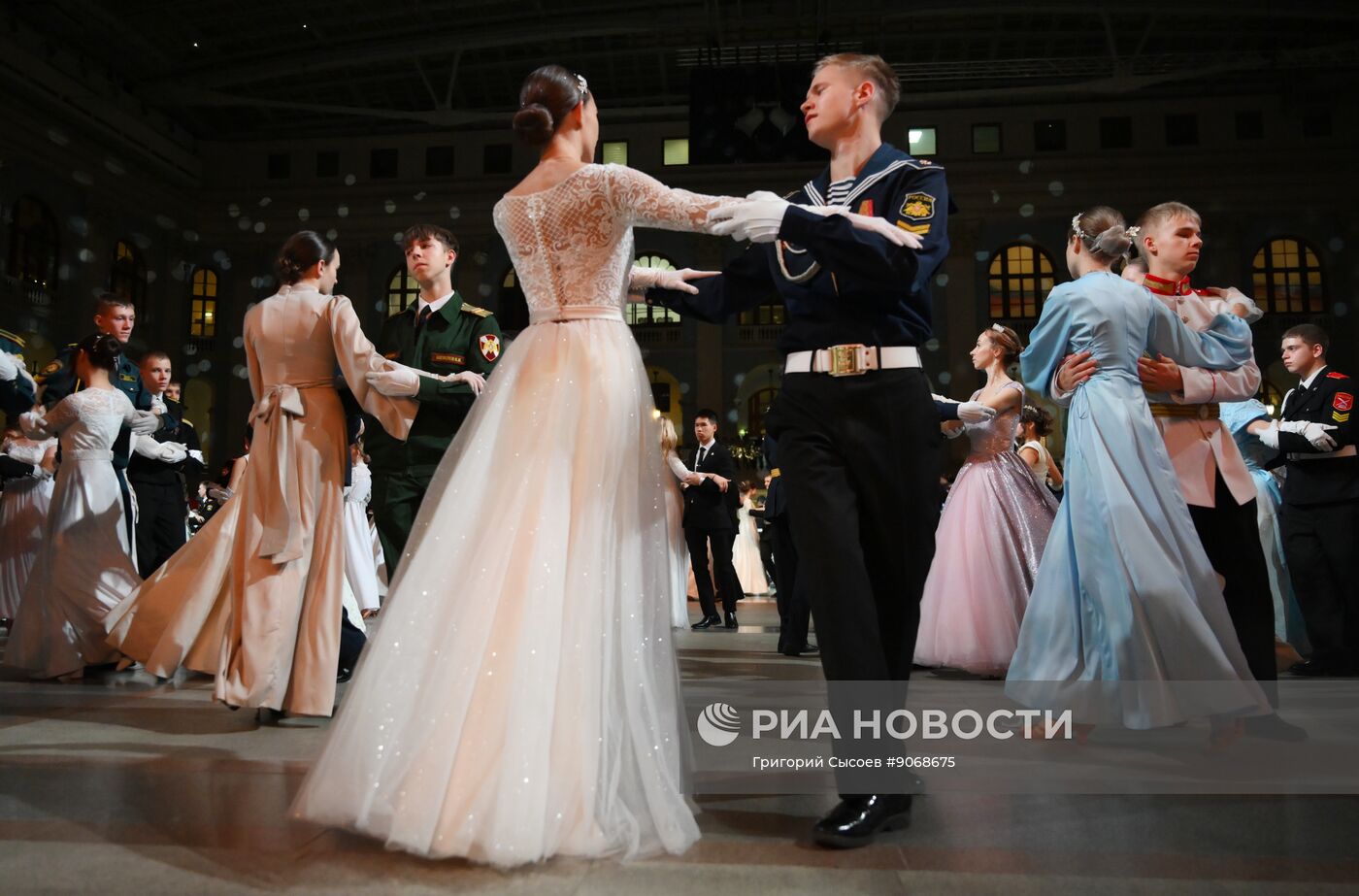 Кремлевский благотворительный кадетский бал