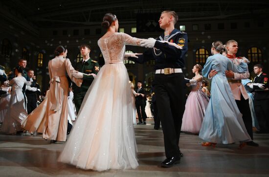 Кремлевский благотворительный кадетский бал