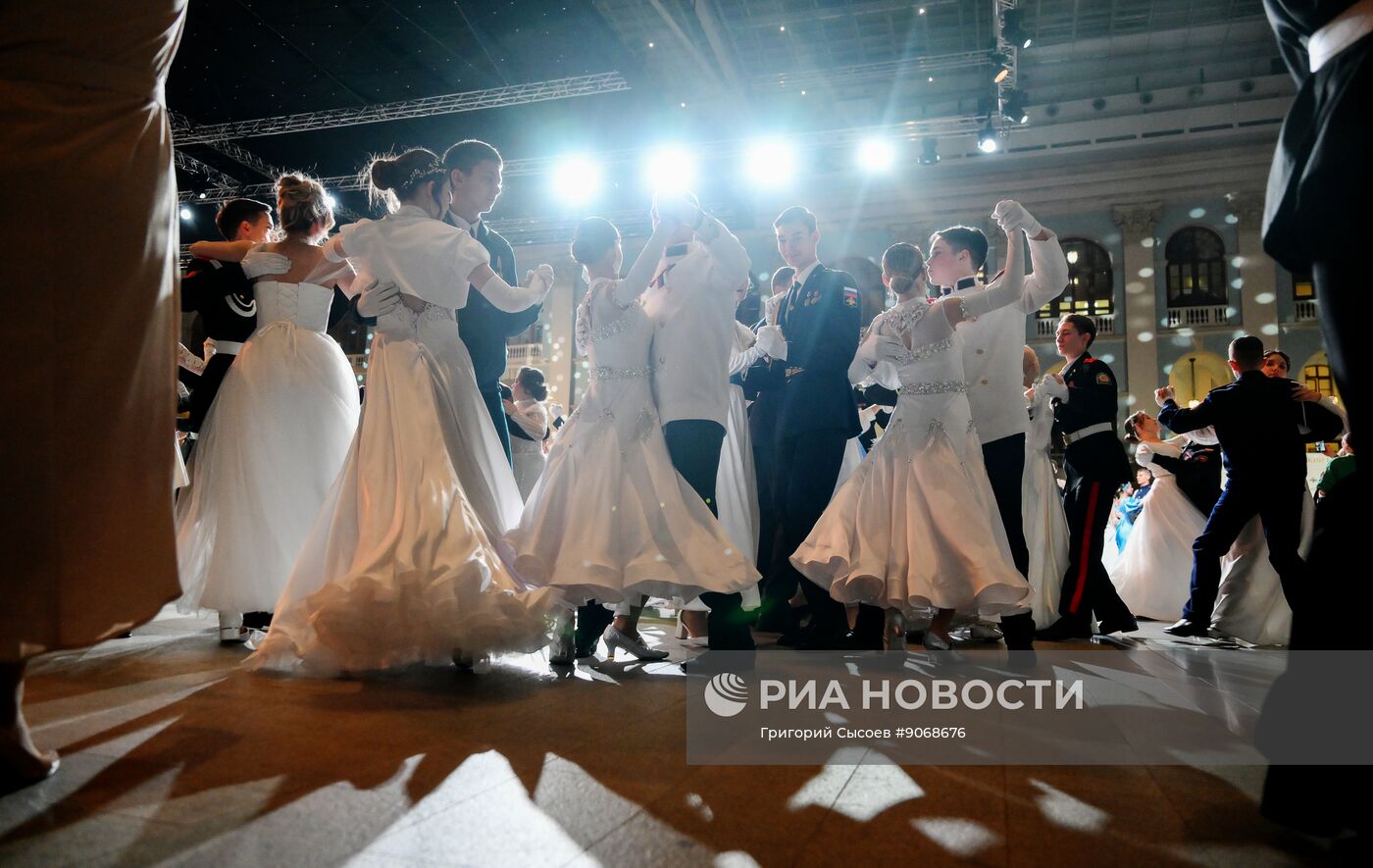 Кремлевский благотворительный кадетский бал