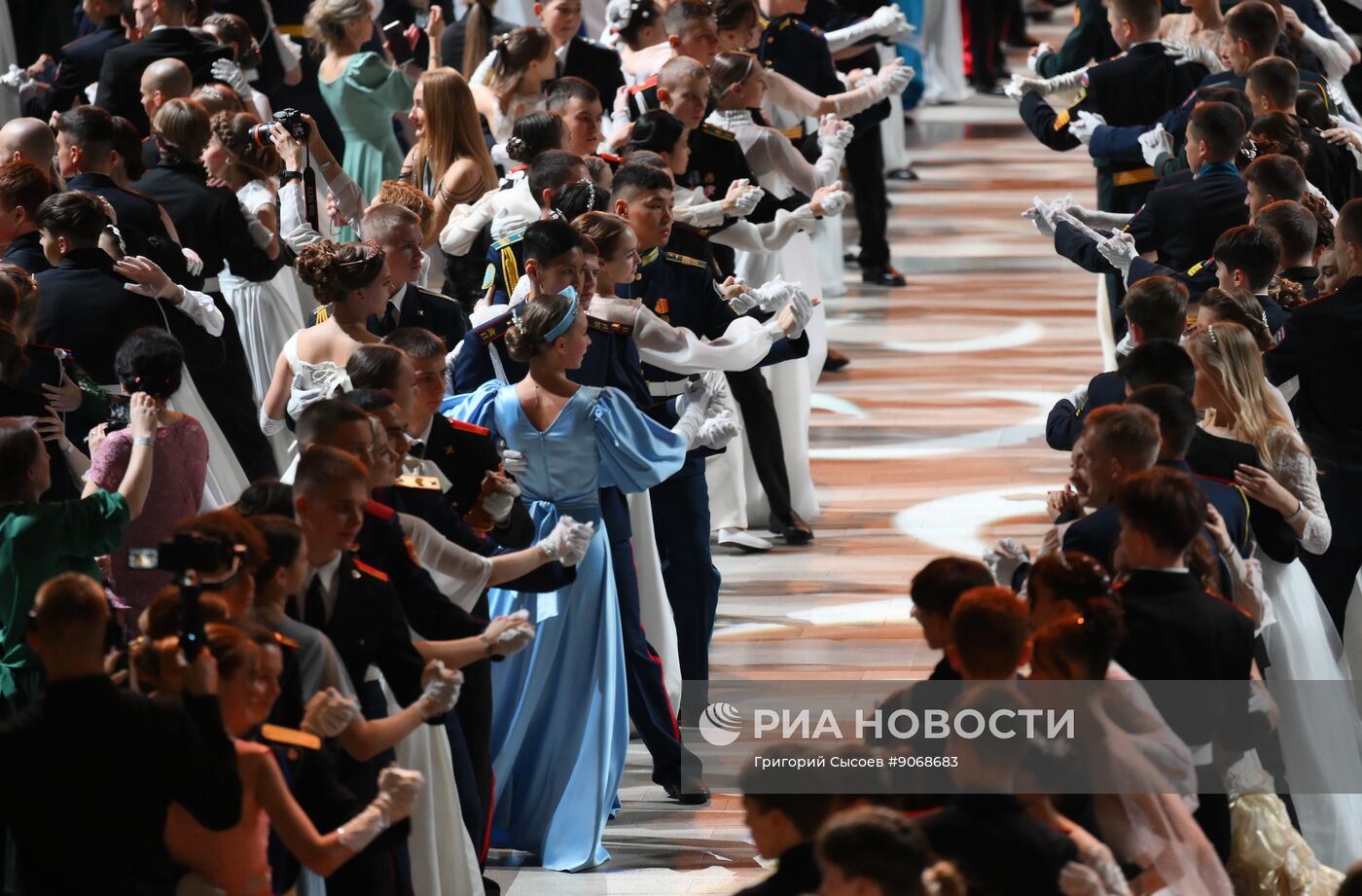 Кремлевский благотворительный кадетский бал