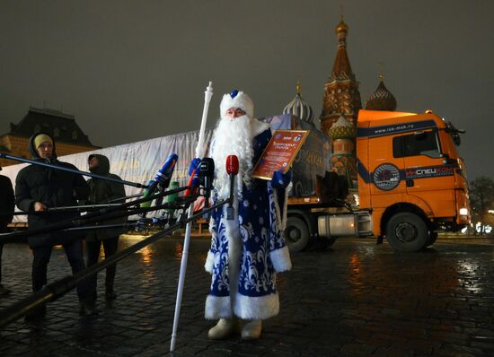 Встреча Главной новогодней елки страны на Красной площади