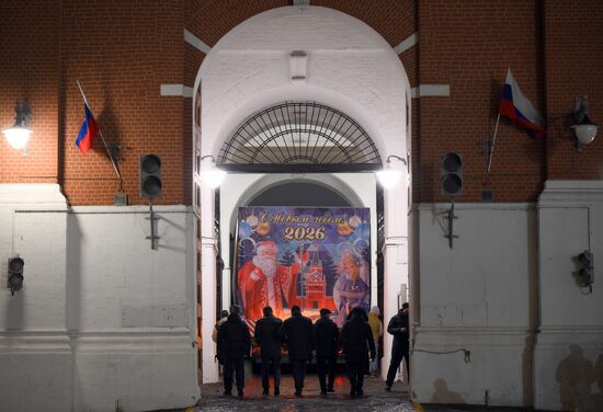 Встреча Главной новогодней елки страны на Красной площади