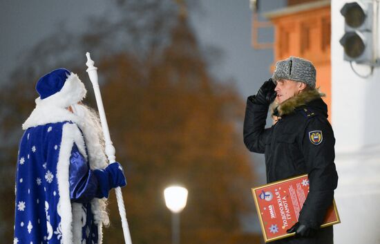 Встреча Главной новогодней елки страны на Красной площади
