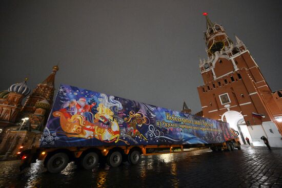 Встреча Главной новогодней елки страны на Красной площади