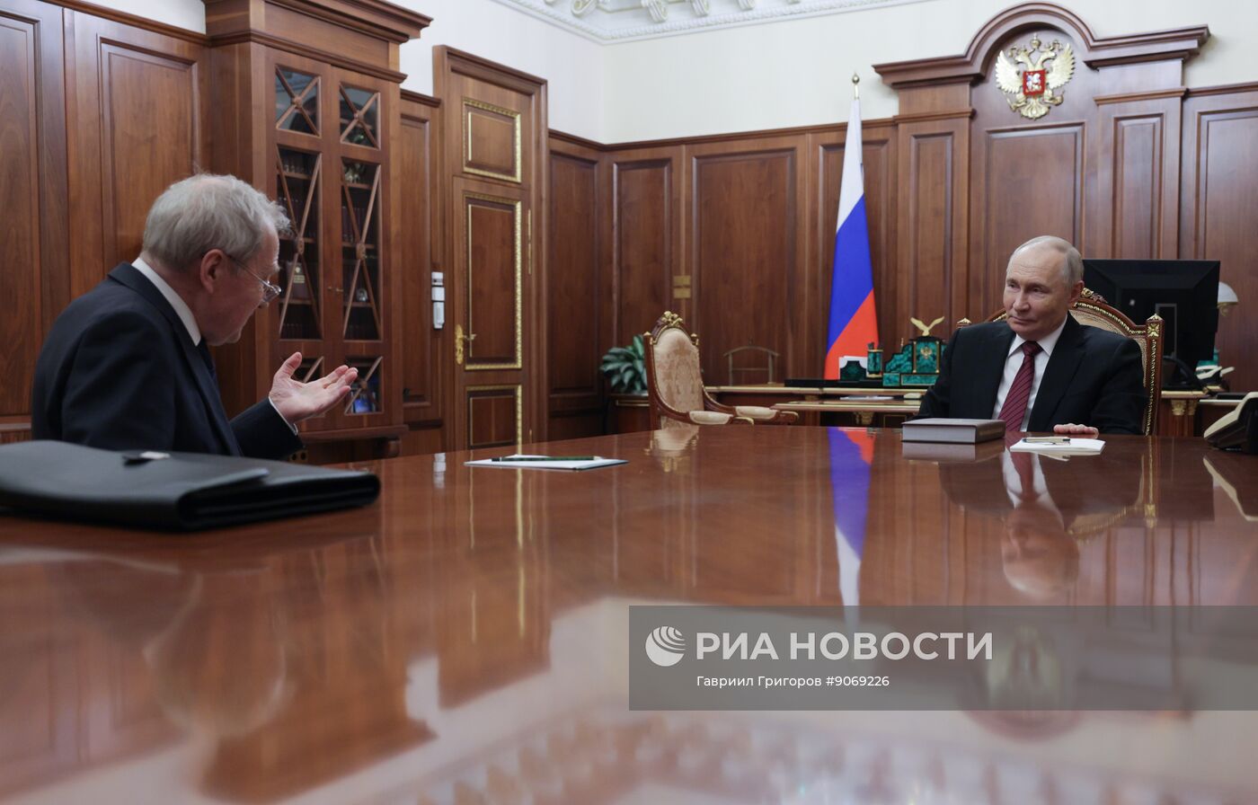 Президент Владимир Путин встретился с председателем Конституционного суда РФ Валерием Зорькиным