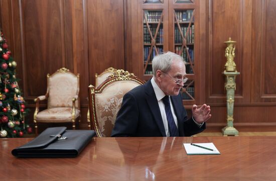 Президент Владимир Путин встретился с председателем Конституционного суда РФ Валерием Зорькиным