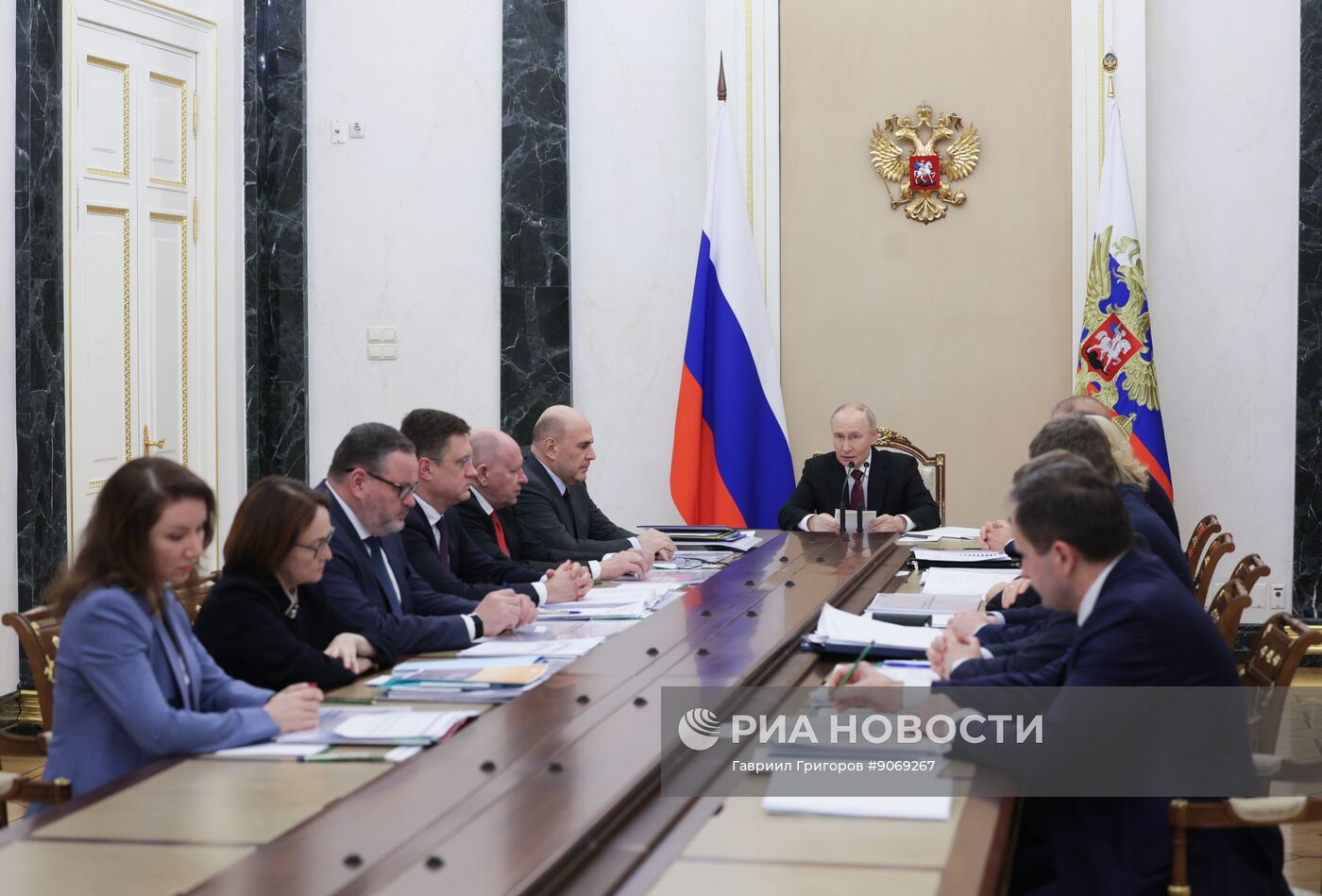 Президент Владимир Путин провёл совещание по экономическим вопросам