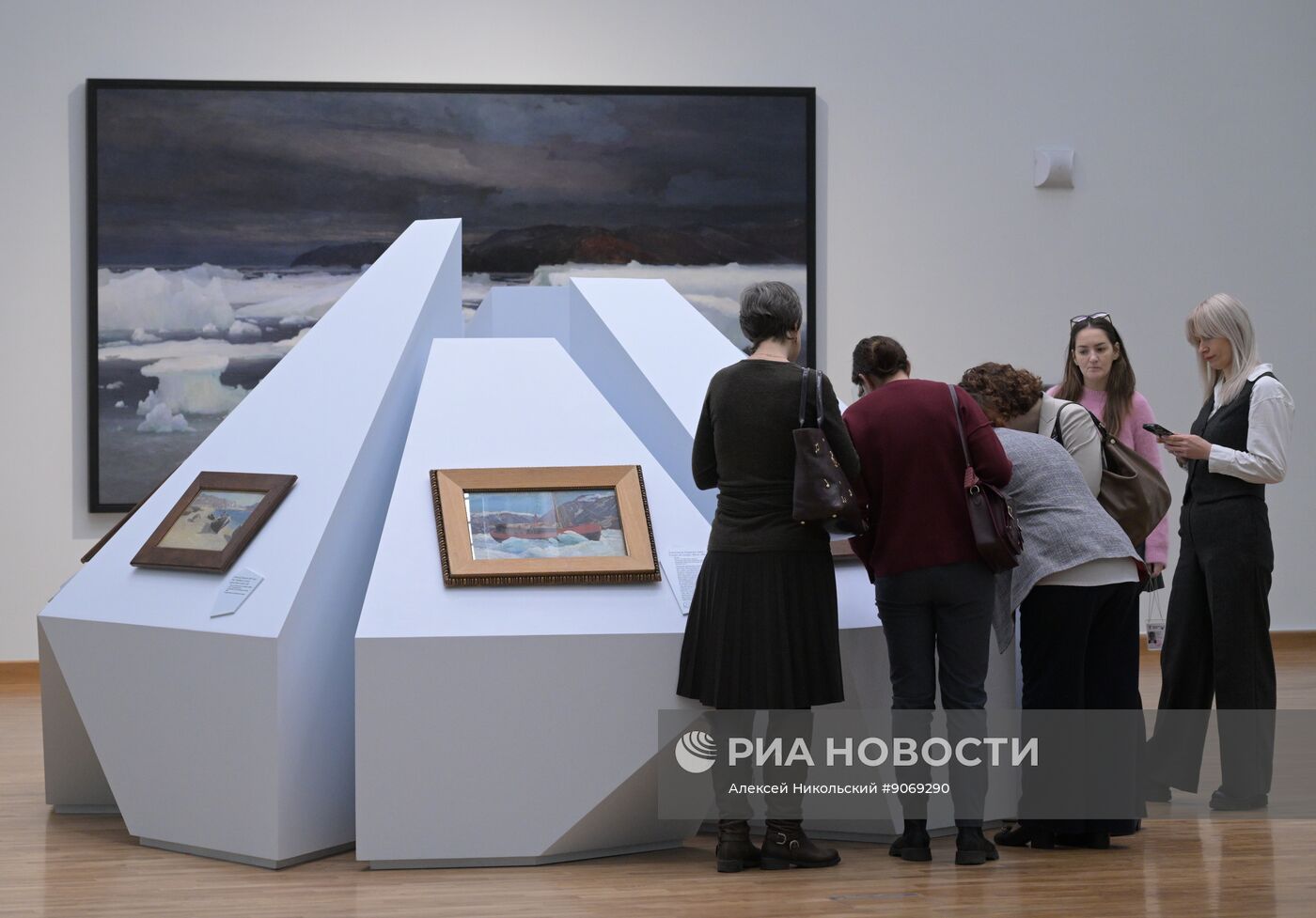 Выставка "Арктика. Полюс цвета" в Третьяковской галерее