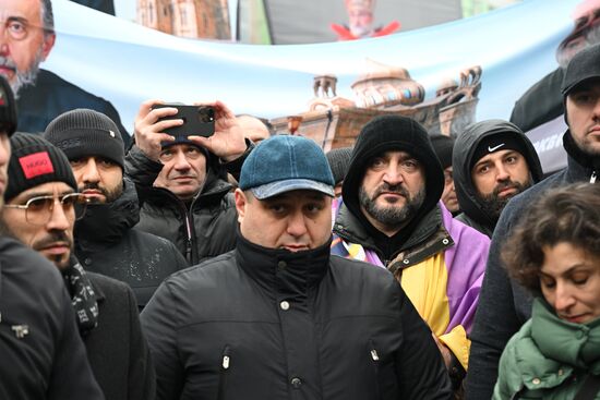 Акция в Москве в защиту Армянской апостольской церкви