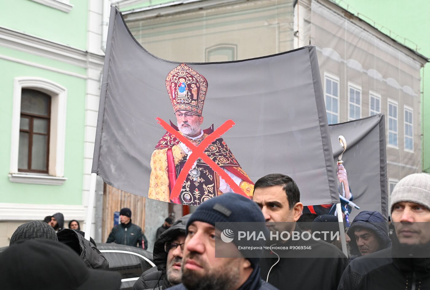 Акция в Москве в защиту Армянской апостольской церкви