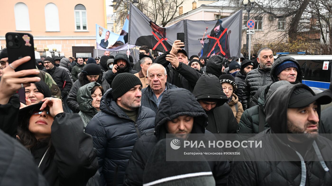Акция в Москве в защиту Армянской апостольской церкви