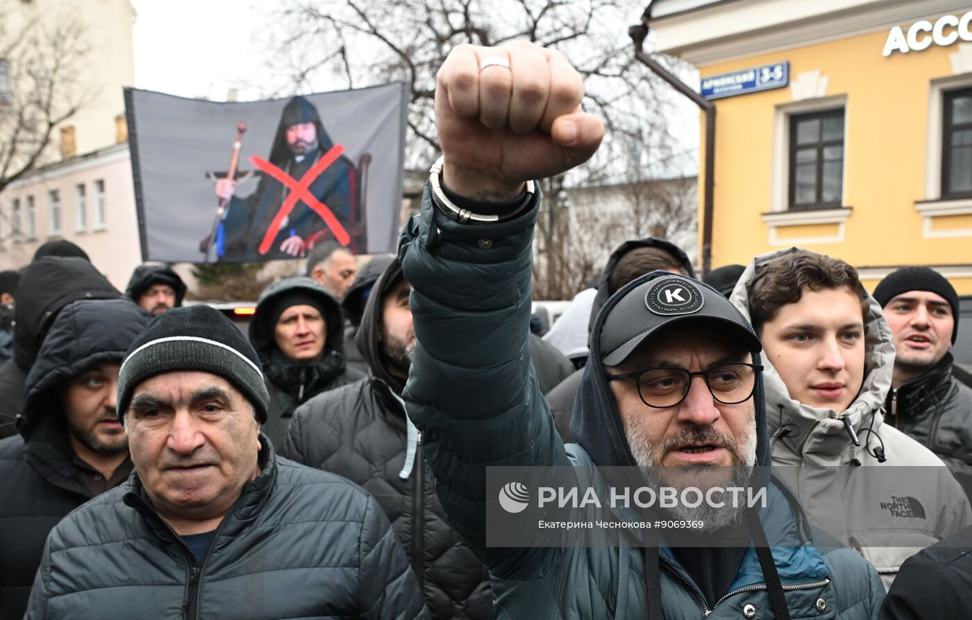 Акция в Москве в защиту Армянской апостольской церкви