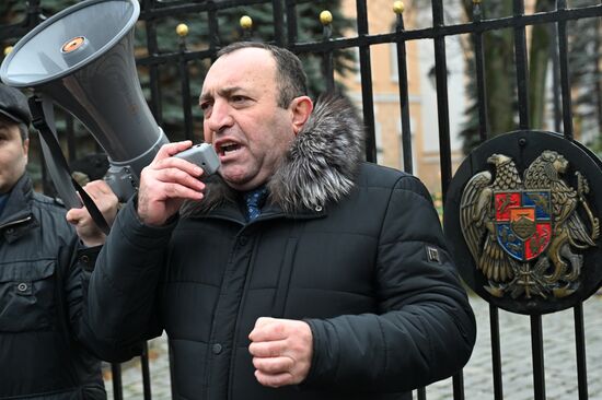 Акция в Москве в защиту Армянской апостольской церкви