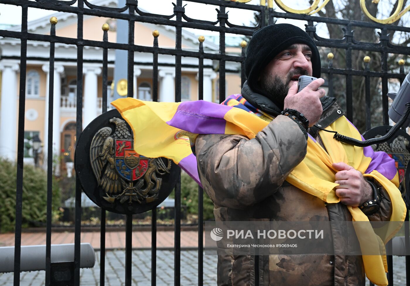 Акция в Москве в защиту Армянской апостольской церкви