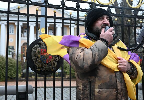 Акция в Москве в защиту Армянской апостольской церкви