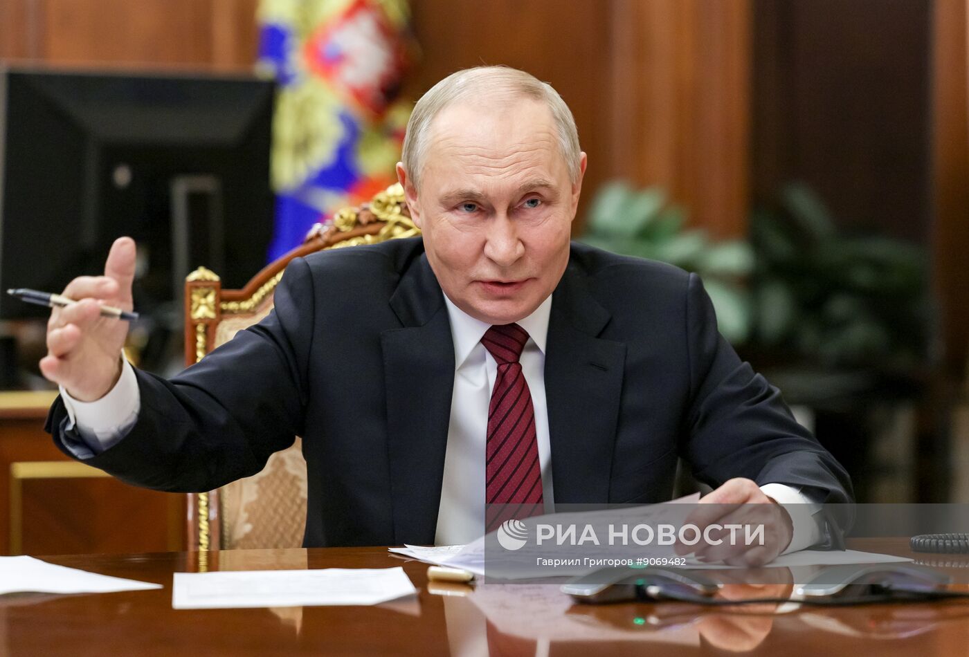 Президент Владимир Путин провел совещание по ситуации в зоне СВО