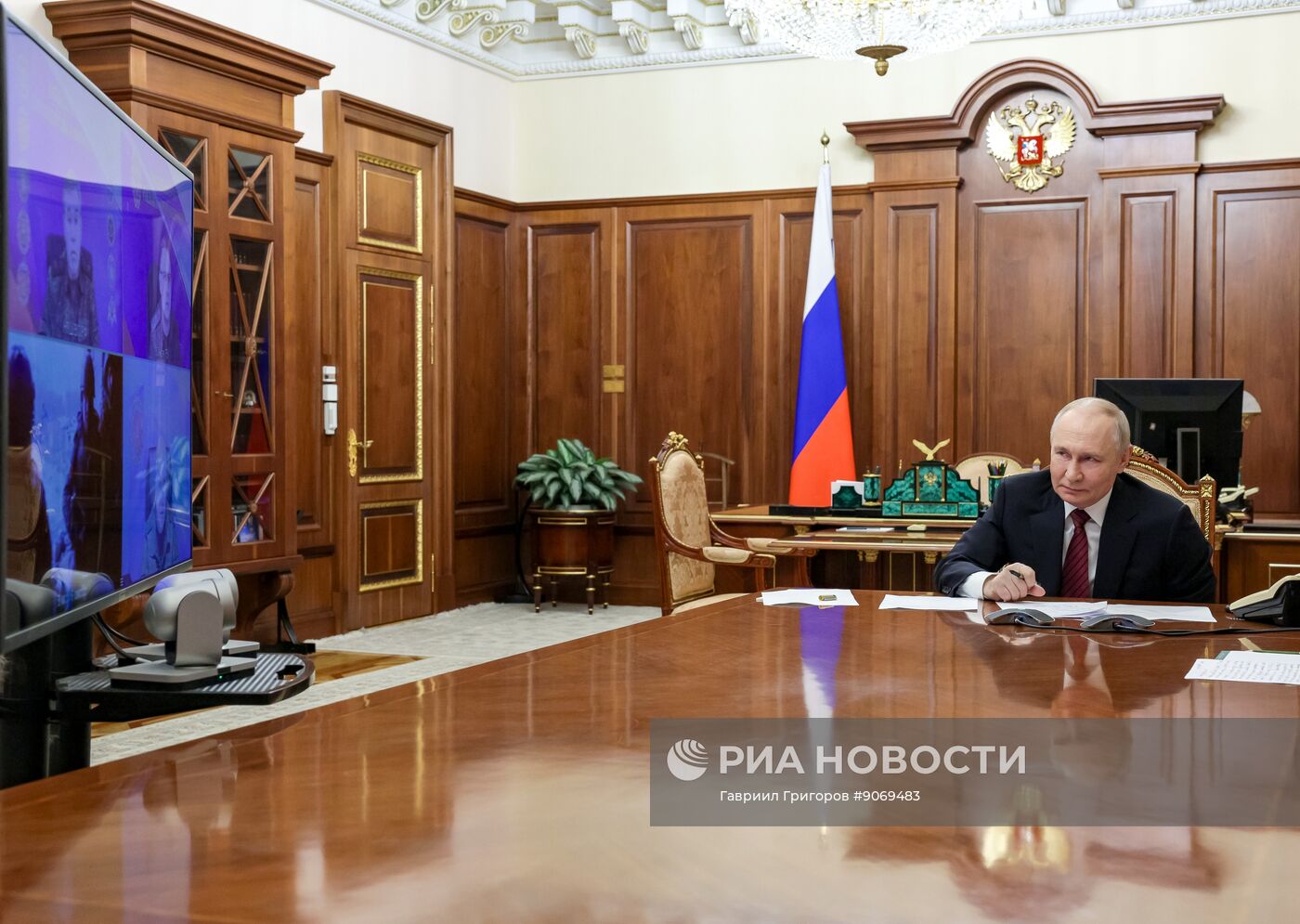 Президент Владимир Путин провел совещание по ситуации в зоне СВО