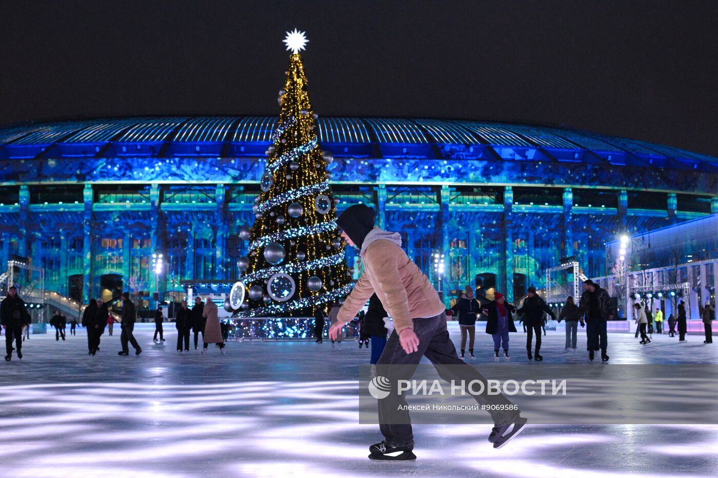 Открытие катка в "Лужниках"